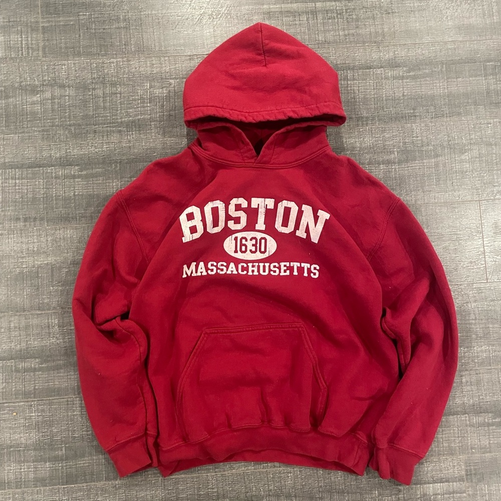Boston Massachusetts Hoodie on Gildan Tag